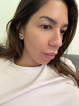 Alexbrune Adlı Modelin Canlı XXX Sohbeti