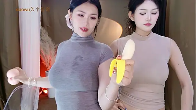 צ'אט XXX בשידור חי של Banana-Milk69