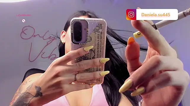 MiaDaniella__ 在線直播表演