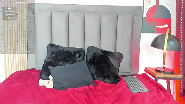 Christine_Wild Live XXX-Chat