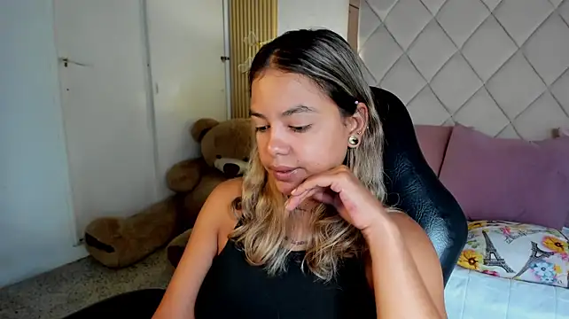 dulce_lyraa1's Live XXX Chat