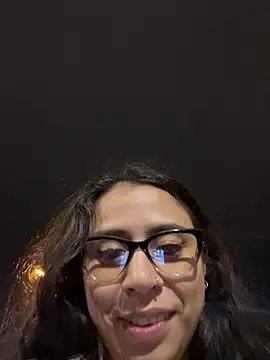 Rouus14 Adlı Modelin Canlı XXX Sohbeti