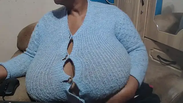 Chat +18 de CUTEFIRMMELONSS ao vivo