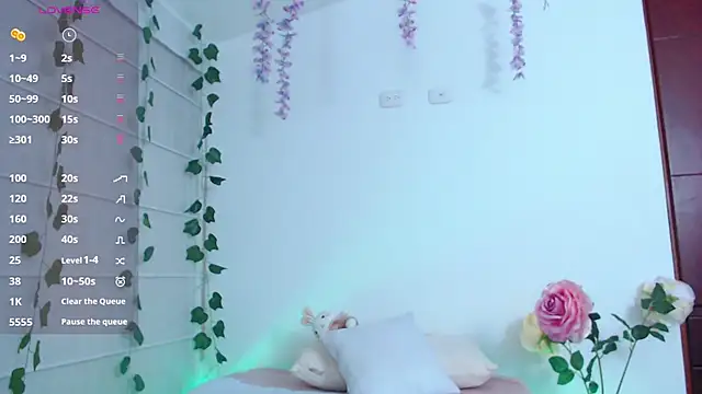 SarabubbieのライブXXXチャット