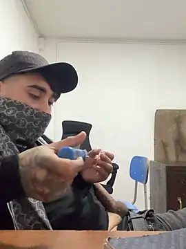 Matiascolageno Adlı Modelin Web Kamerası Şovu
