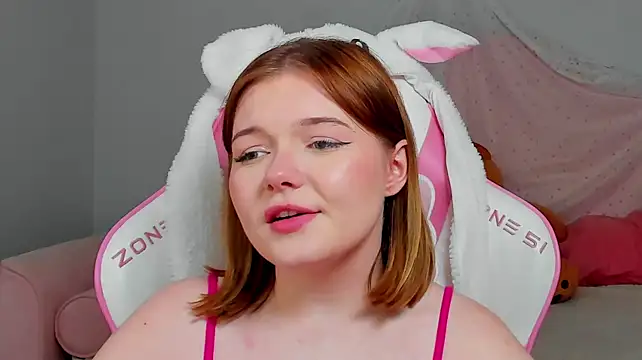ElinaVale 现场XXX聊天