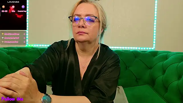 دردشة IvanaCharm الجنسية المباشرة