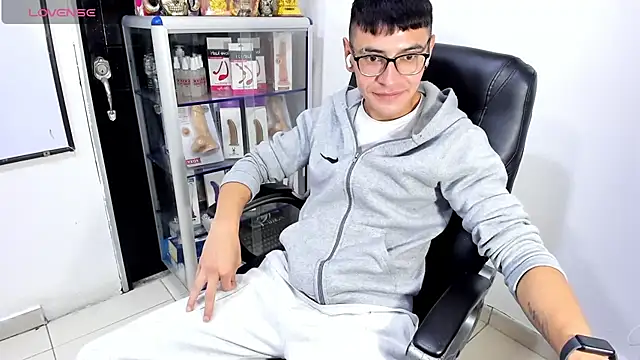 عرض كام Alexx_bigcockk