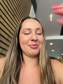 Mona_Plus Webcam-Show