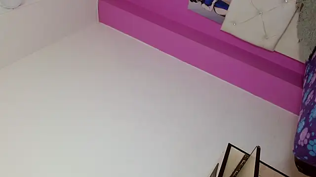 mane_thopsom Show in webcam