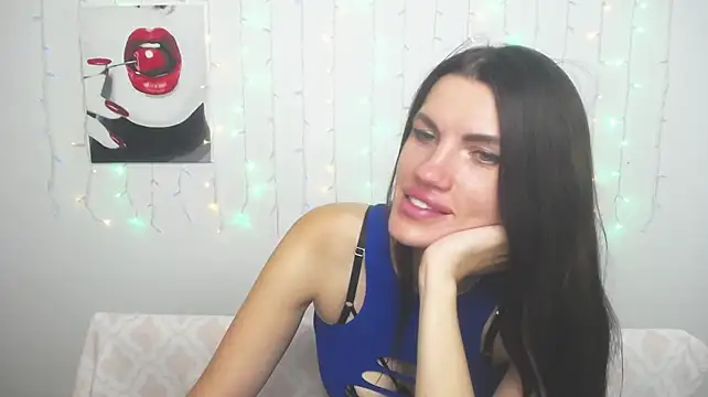 MilaLoona live XXX chat