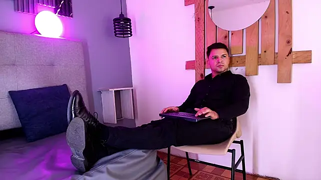 Hey_Noaah live XXX chat