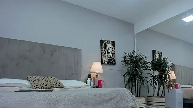 צ'אט XXX בשידור חי של Angie_abby
