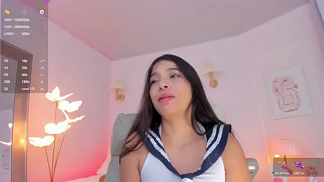 kim_dreams18 Adlı Modelin Canlı XXX Sohbeti