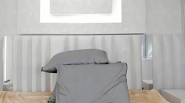 im_nahomi Adlı Modelin Canlı XXX Sohbeti