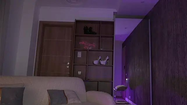 ArianaXO_ Adlı Modelin Canlı XXX Sohbeti