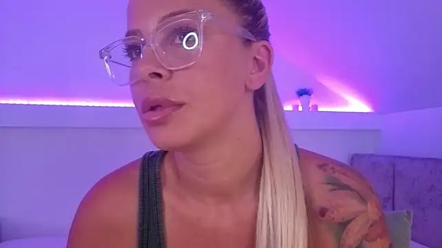 BluEyesKate live XXX chat