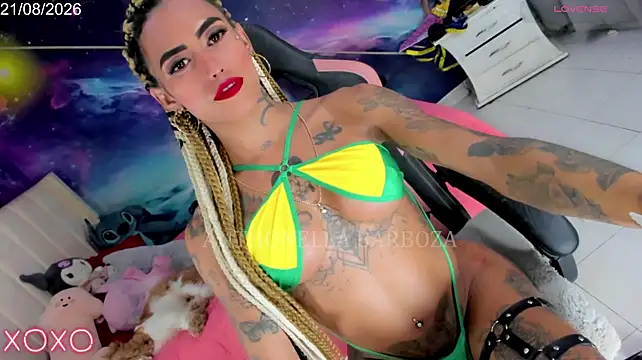 Nella_Dolls: διαδικτυακό σόου στην κάμερα