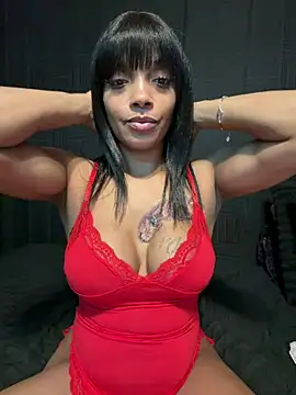 Rakiyahcharms Adlı Modelin Canlı XXX Sohbeti