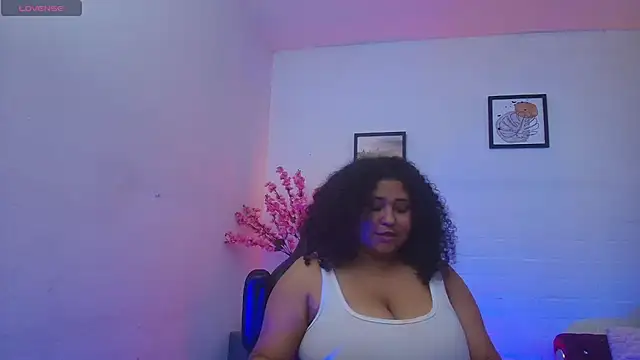 Chat XXX en directo de Ayliinn_