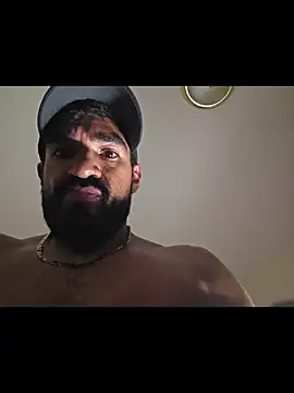 piggylatino: διαδικτυακό σόου στην κάμερα