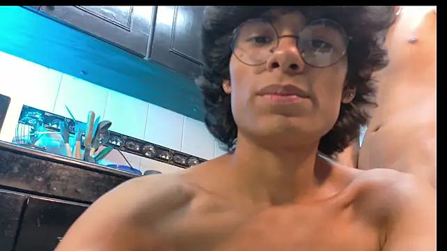 Good_boyss_'s Live XXX Chat