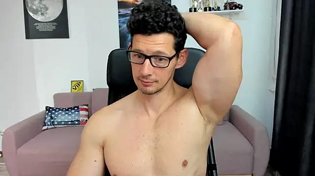 BrutusK08 Chat XXX live