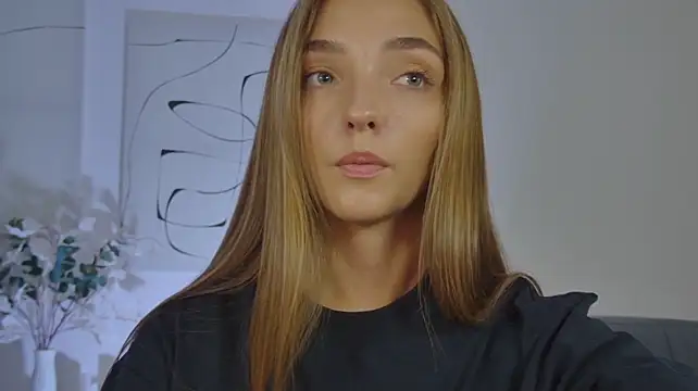 הופעת וובקאם של MilaVoss