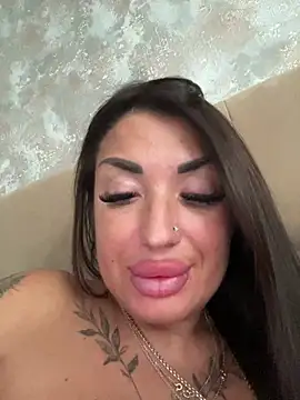 Show de RuslanaXX na webcam