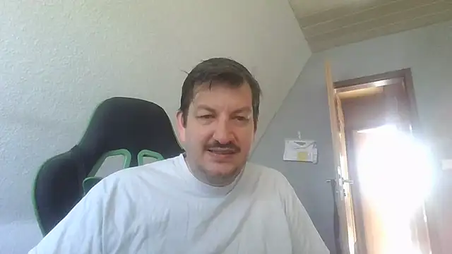 Golffahrer1982 Show in webcam