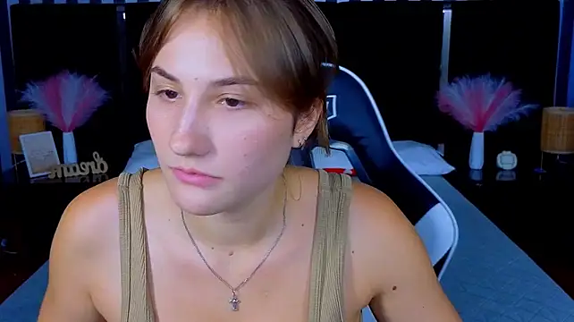 AshleyRayy – Kamerová šou