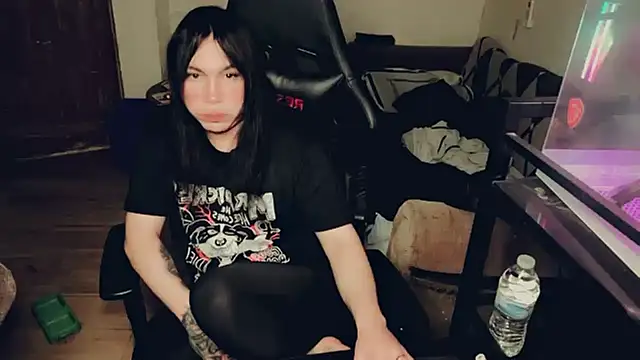 evelyntvsexy Adlı Modelin Canlı XXX Sohbeti