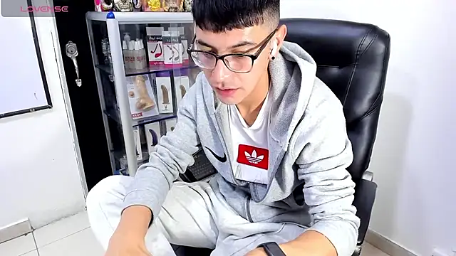 Show Webcam de Alexx_bigcockk
