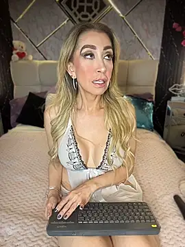 EvelinaGreyのライブXXXチャット