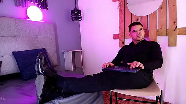 Hey_Noaah Live XXX-chat