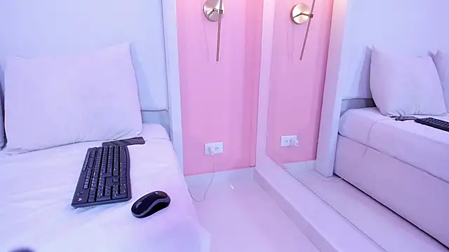 maaddy_blair live XXX chat