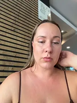 Mona_Plus Obrolan Langsung XXX