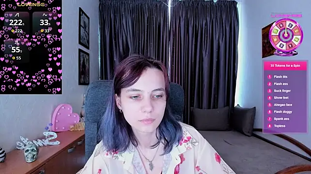 MiniLysii live XXX chat