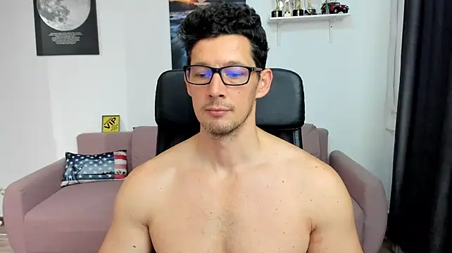 BrutusK08 Adlı Modelin Canlı XXX Sohbeti