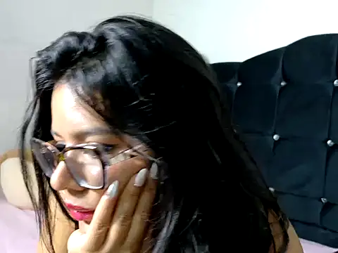 Chat XXX en directo de Catha-