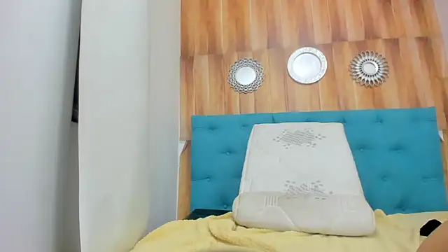 Chat +18 de milky_emma18 ao vivo