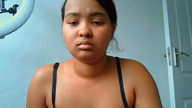 Chat XXX en directo de indianaphrodite1