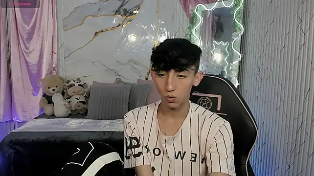 הופעת וובקאם של ETHANN_TAY1