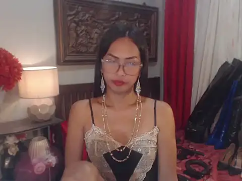Nathalieheartt webcam show