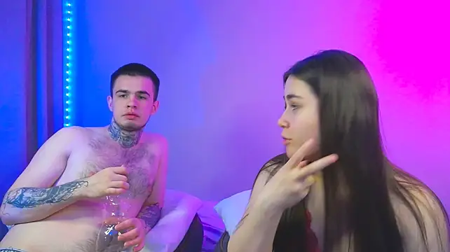 LucyMuur élő XXX-chatje