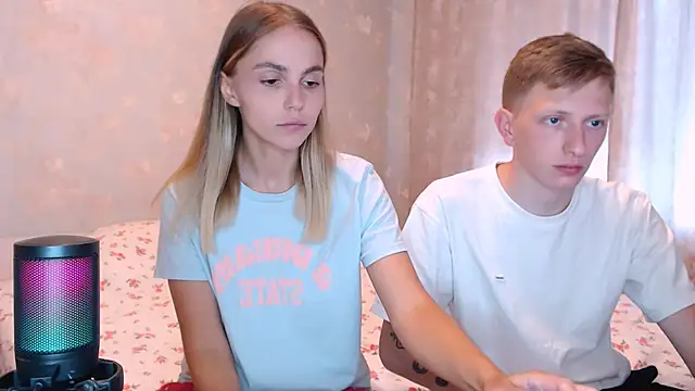 juliaanddima Adlı Modelin Web Kamerası Şovu