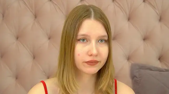 צ'אט XXX בשידור חי של LiliLinn