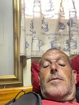 Онлайн чат XXX GeldenKuy