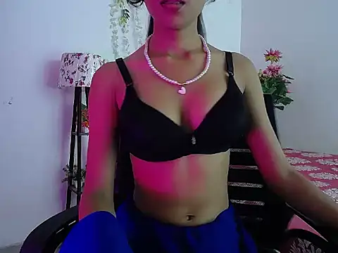Love_Sundari Adlı Modelin Canlı XXX Sohbeti