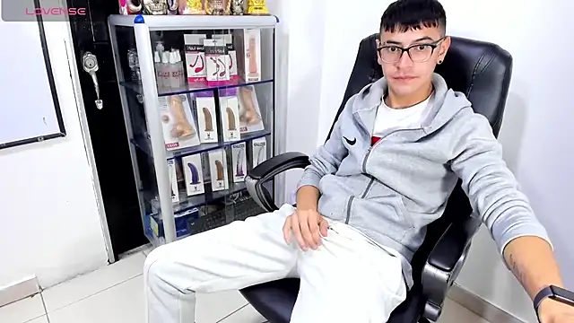 عرض كام Alexx_bigcockk